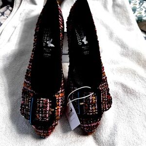 NWT Libera Mente Tweed Ballet Flats Size 9 — Great for the Office!
